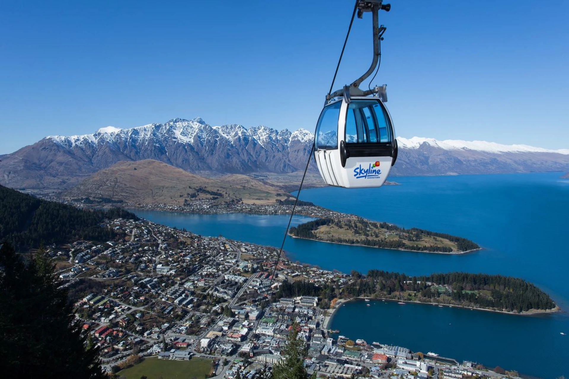 Skyline gondola ride to Bob's peak 