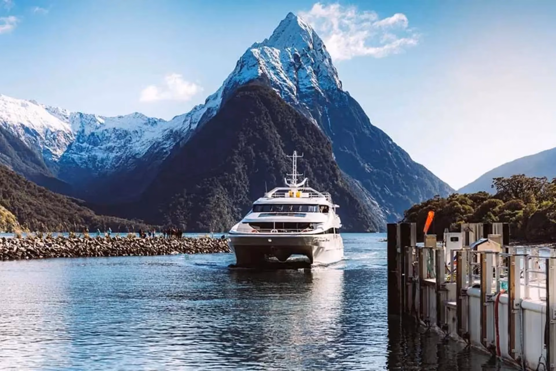 Cruise in Milford Sound