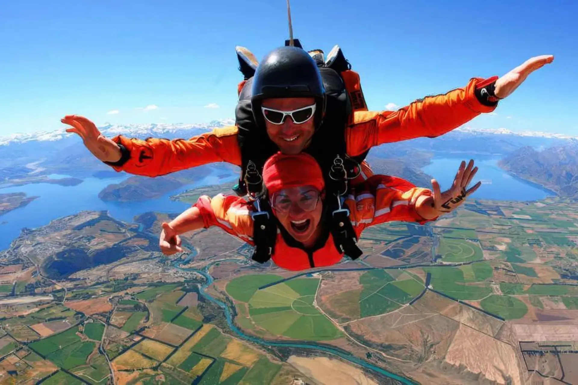 Thrilling skydive in Queenstown