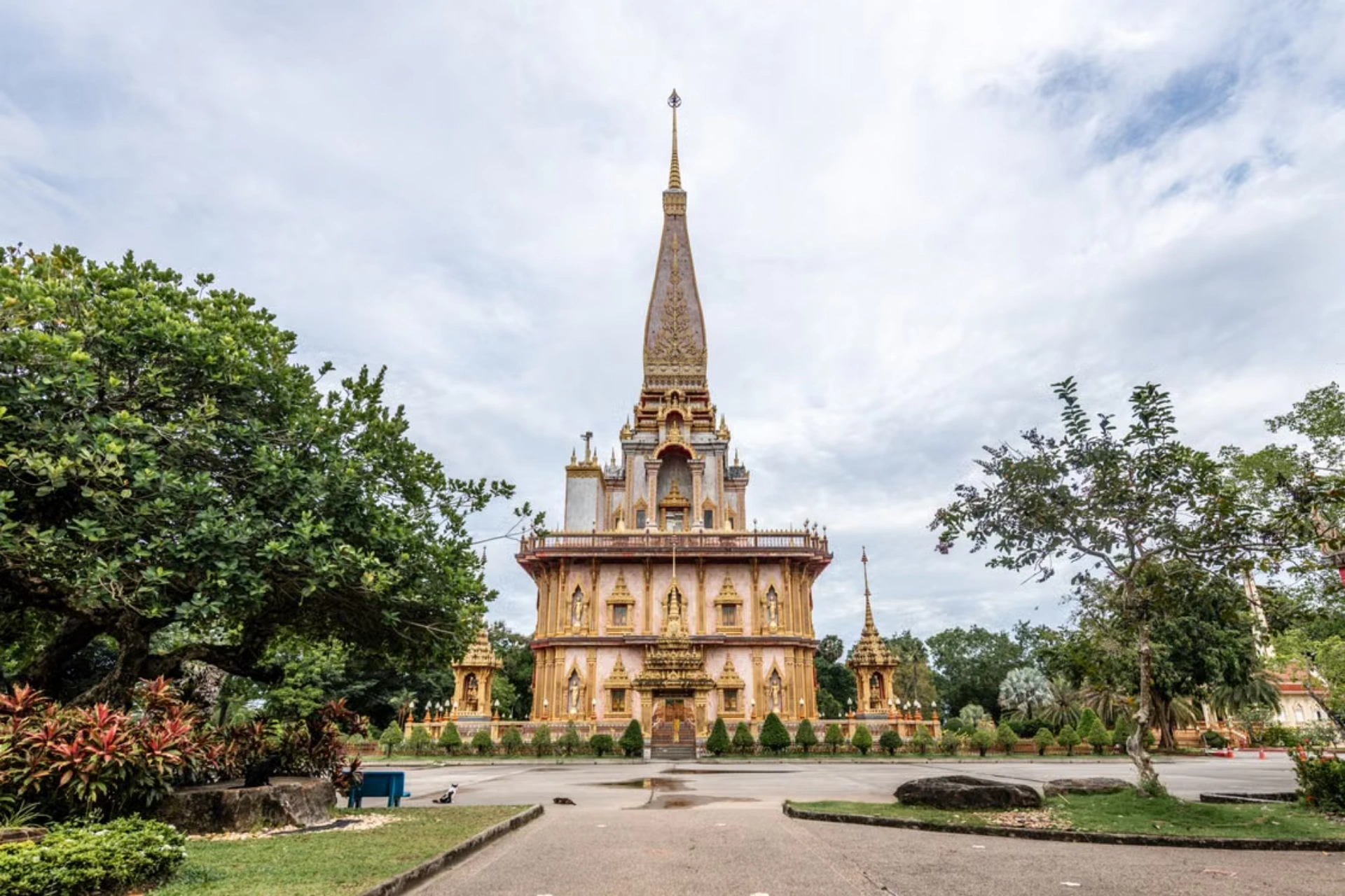 Wat Chalong in October