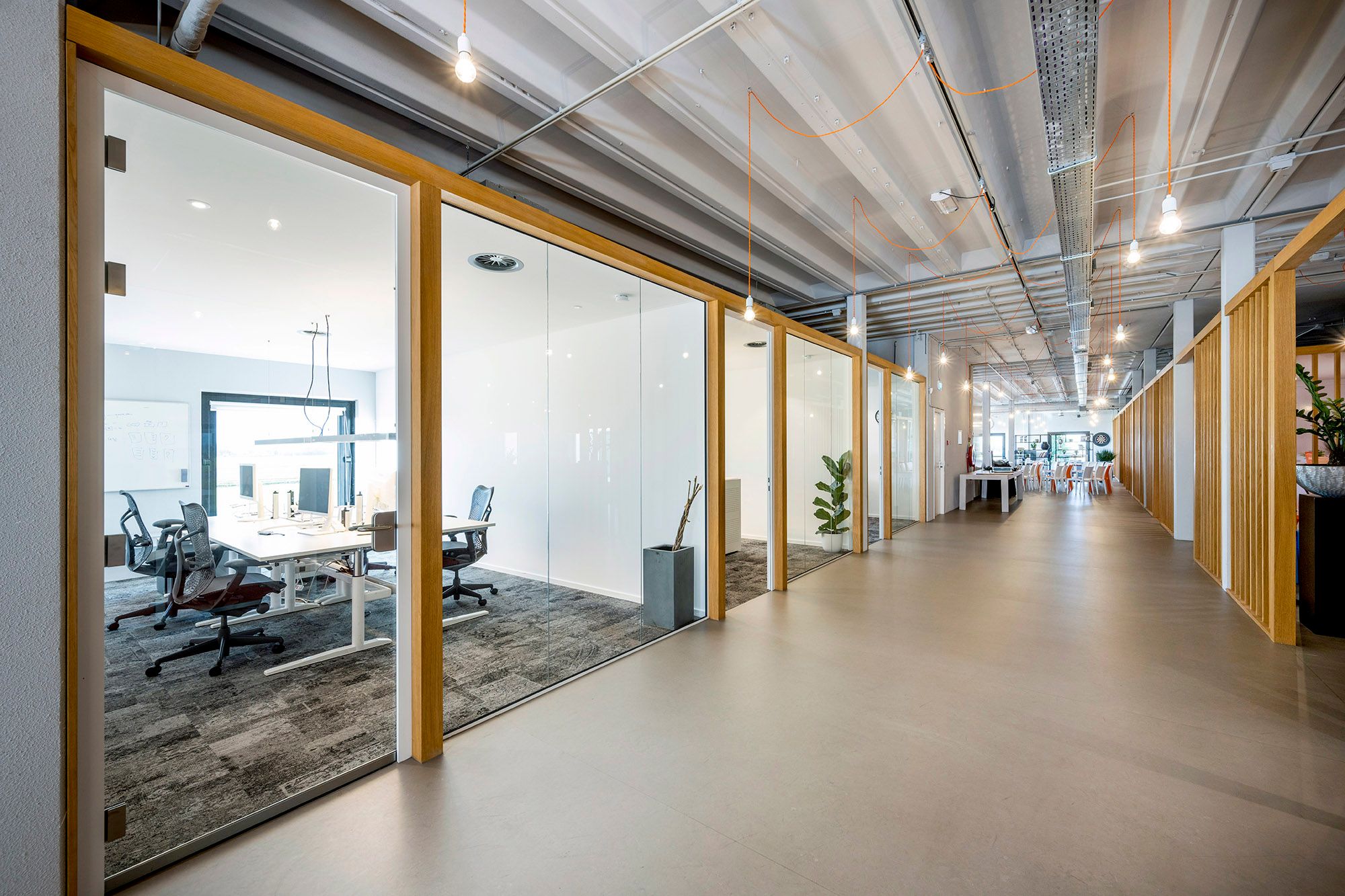 De Corridor 27