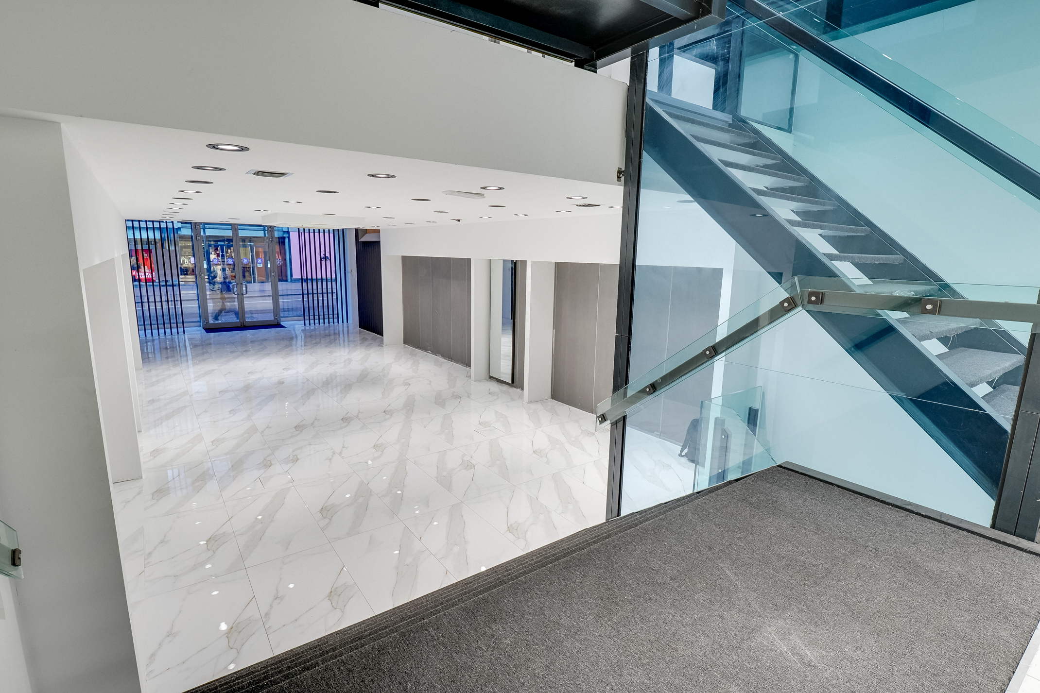 Lange Viestraat 2