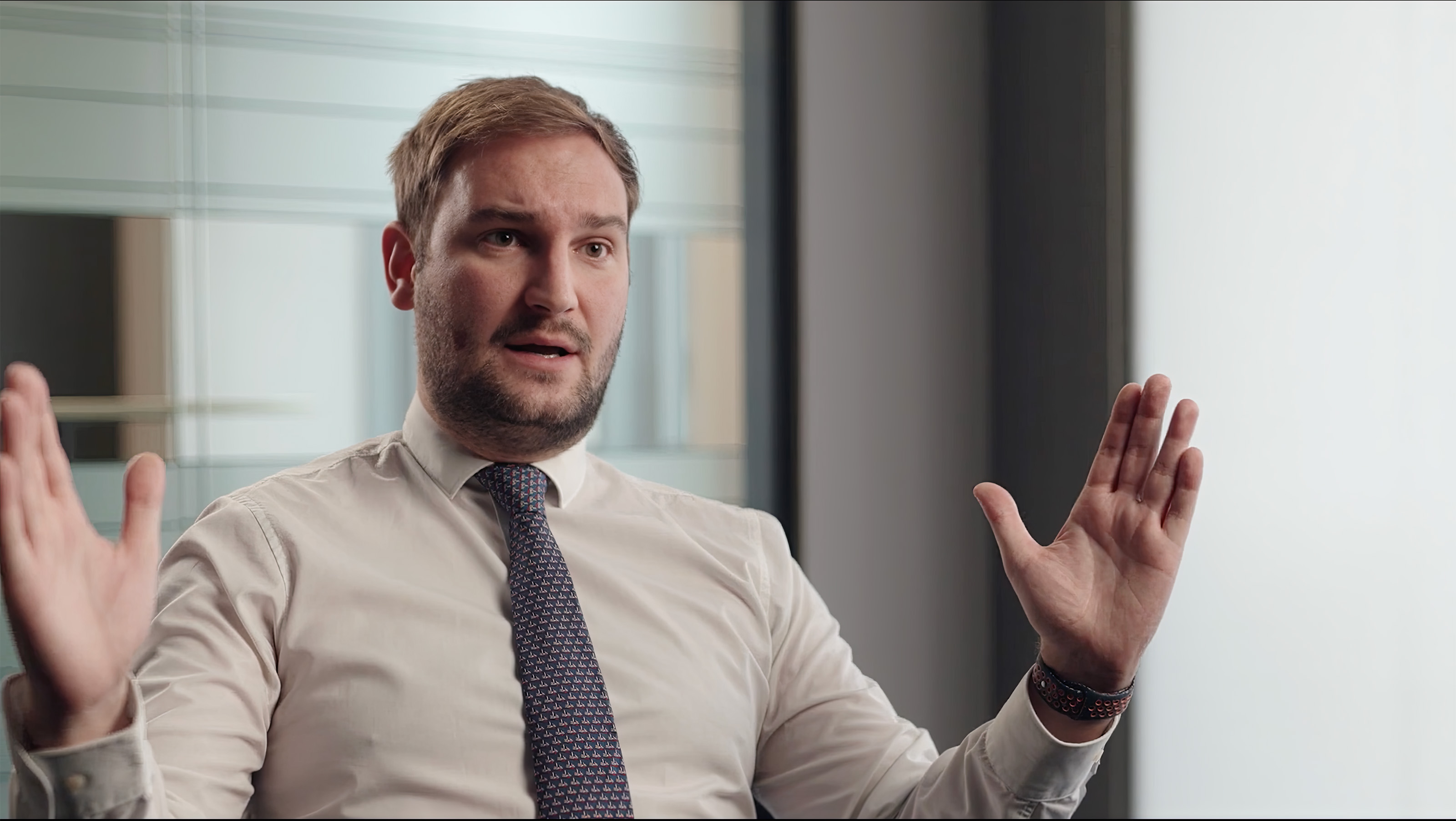 Headshot of Elliot Hornell, Founder/Owner of Reach Video