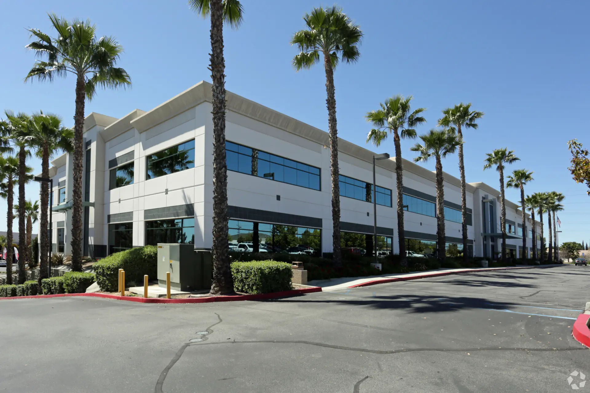 Multi-tenant office building in Murrieta