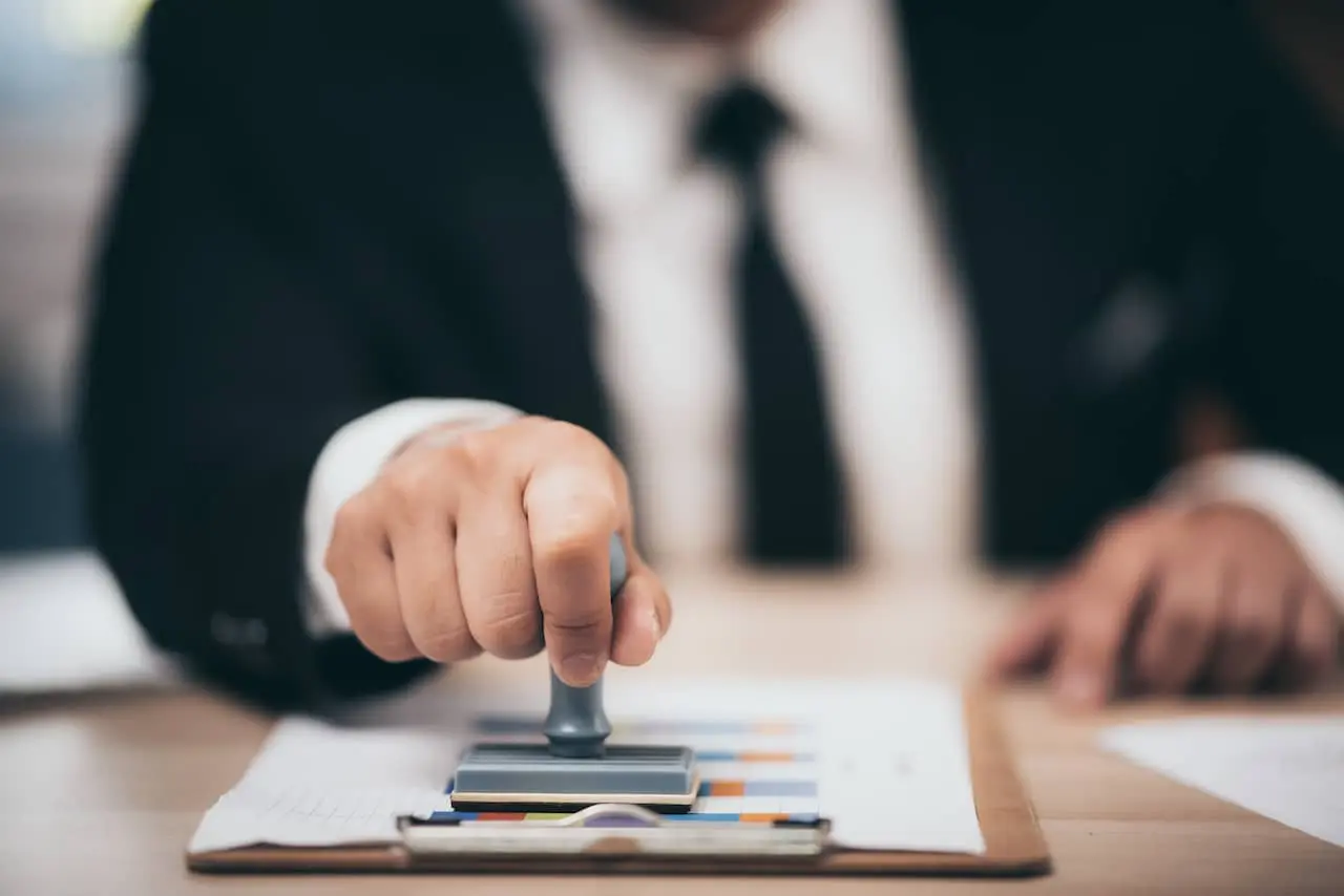 How To Qualify and Apply For a Commercial Real Estate Loan