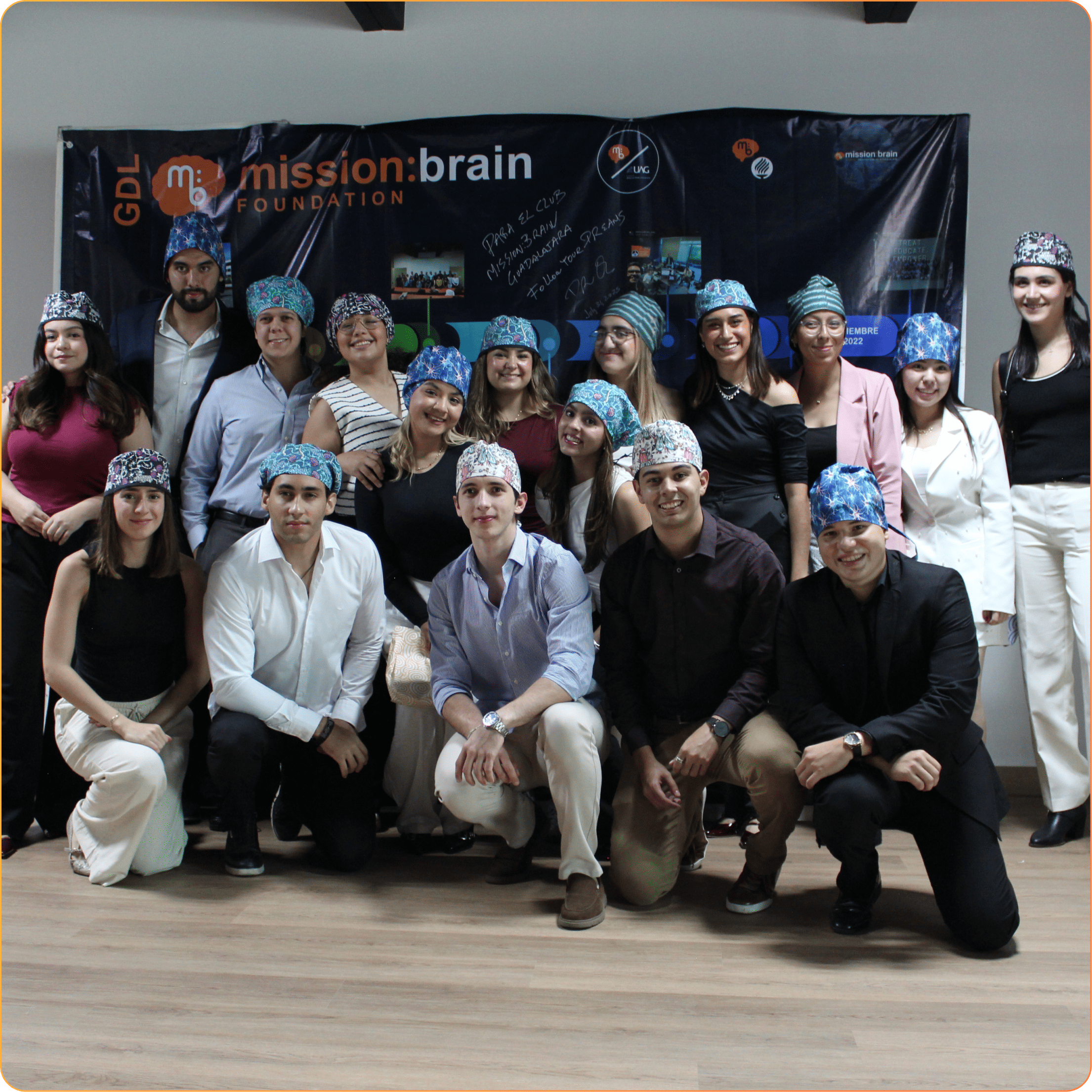 A Mexico-flag brain surrounded by Dr. Q, Dr. Santiago Núñez, and Dr. Victor Garcia, symbolizing Mission:Brain’s global collaboration in neurosurgery.