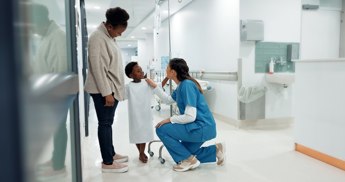 provider talking to child and mom