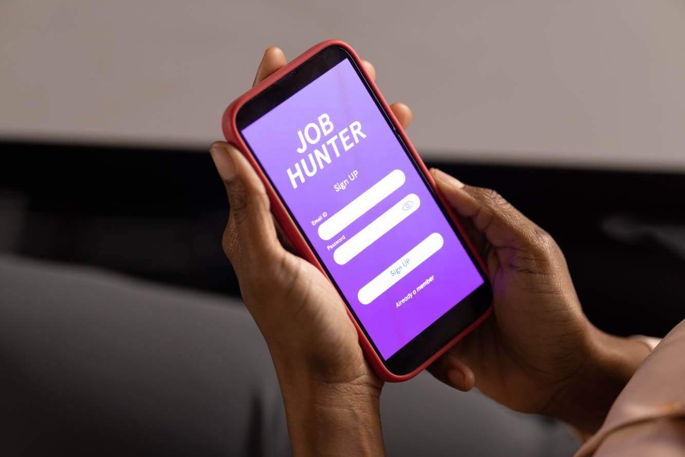 job hunter app sign up page on a smartphone