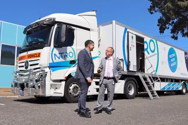 NTRO's Dr Richard Yeo and South Australian Government Minister for Regional Roads, Geoff Brock