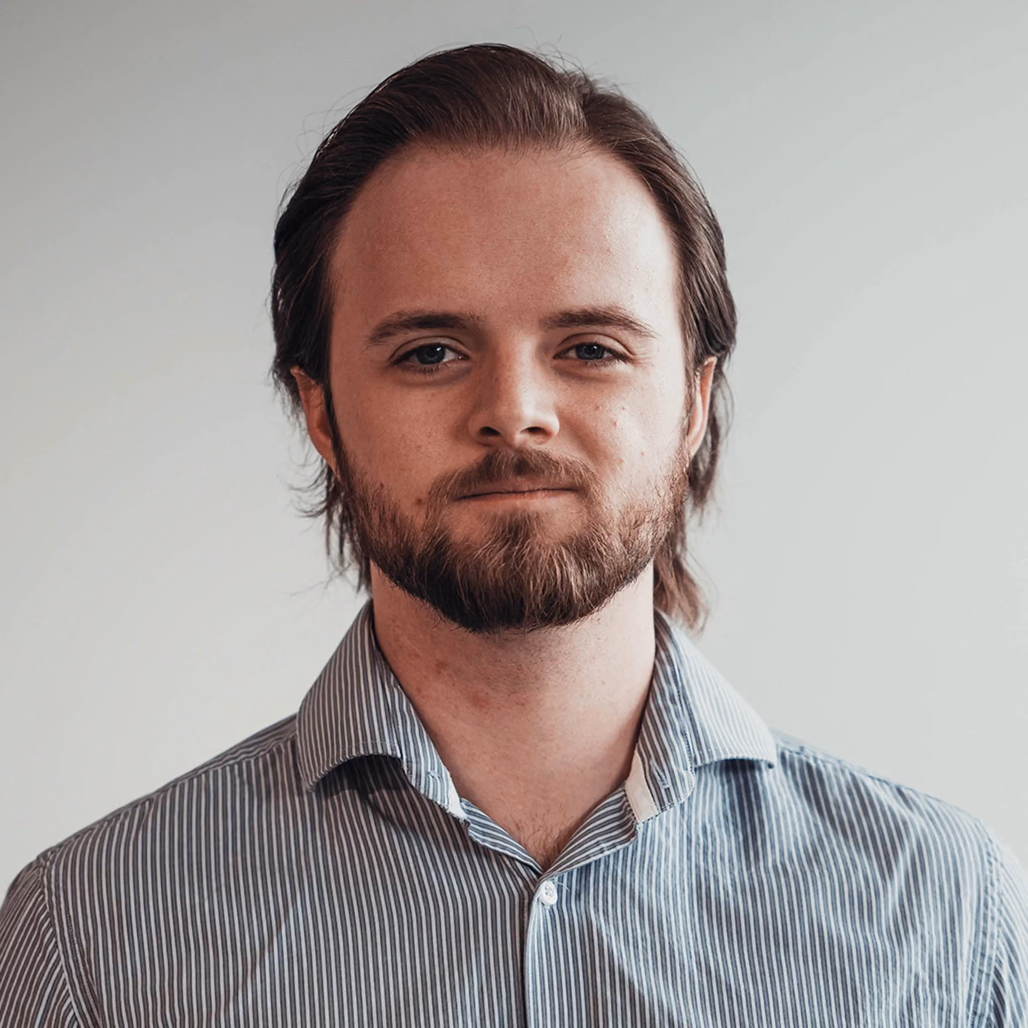 Headshot of Donald Shackleton