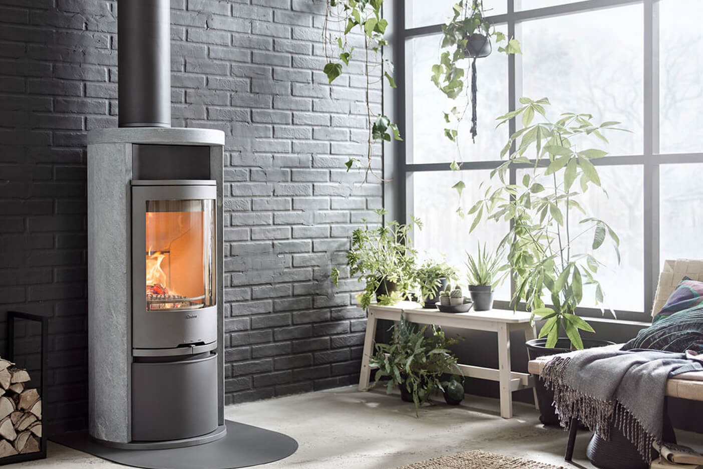 Kamin i modernt hem