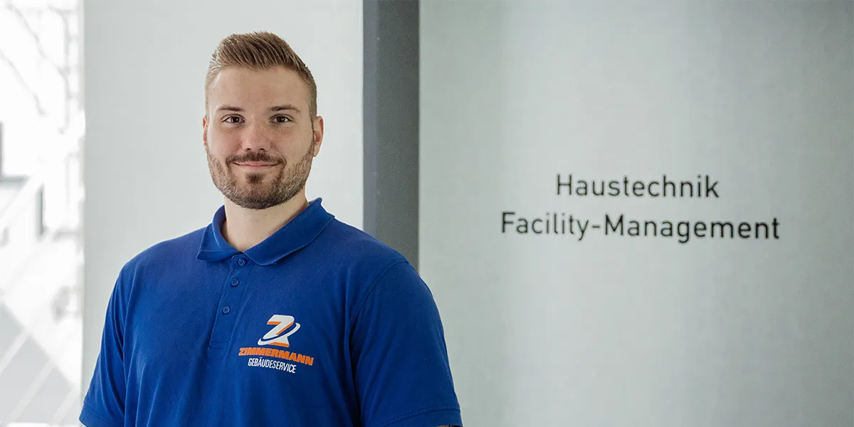 Das Foto zeigt einen Mitarbeiter der Zimmermann Gebäudeservice GmbH.