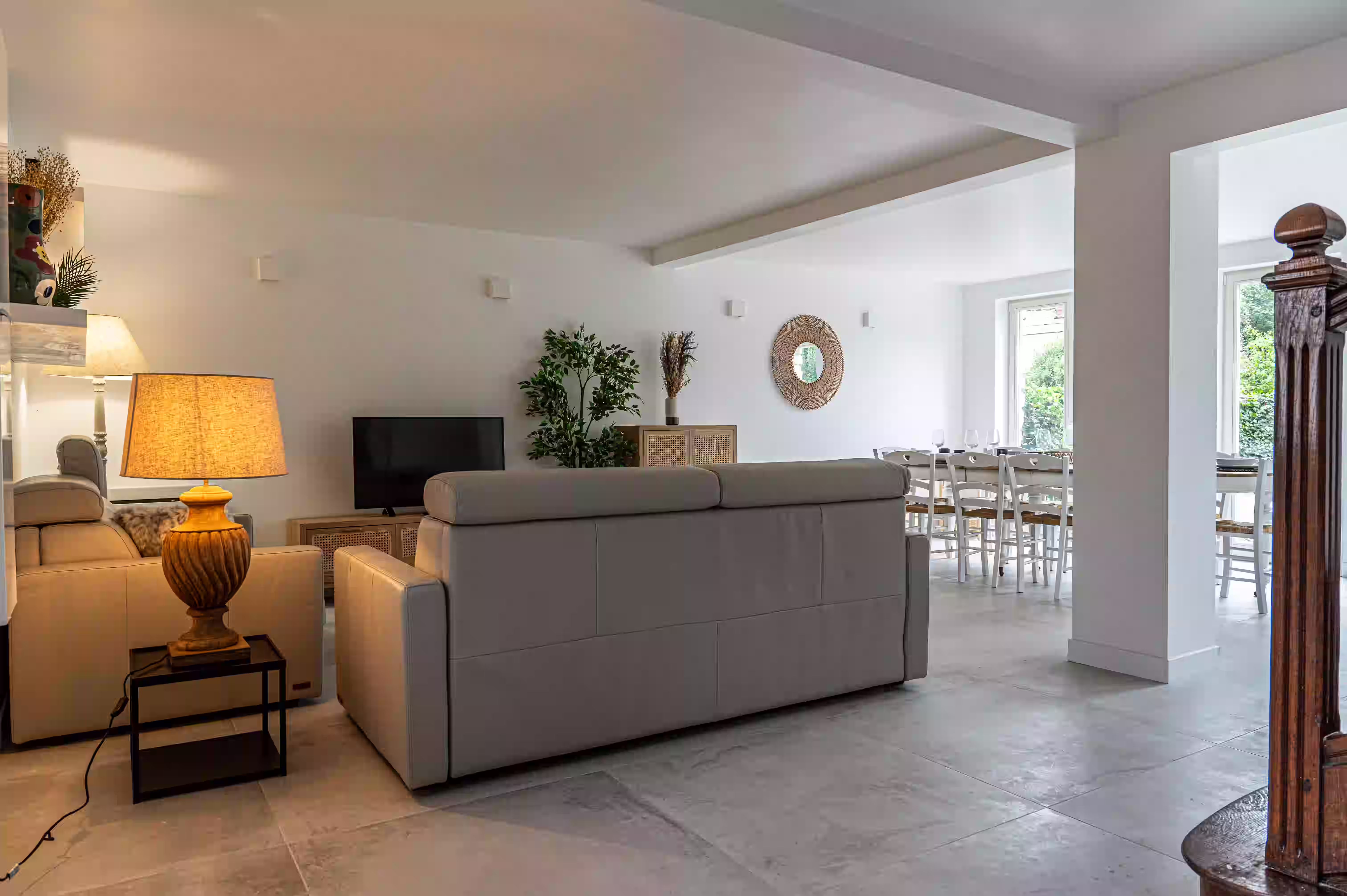 INSEAD student housing in Fontainebleau living room