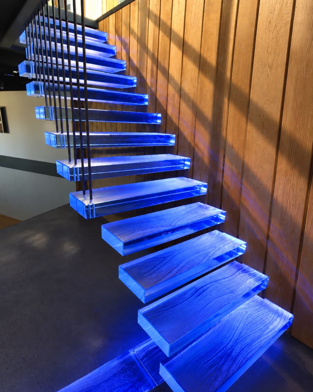 Cantilevered Glass Stairs