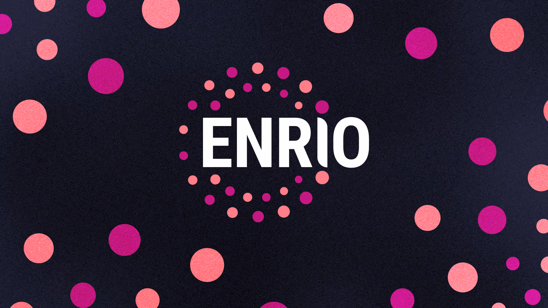 Enrio-logo tummalla taustalla. Logo koostuu nimen ympärillä kiertävistä värikkäistä palloista ja nimestä, joka on asemoitu versaalein keskelle..