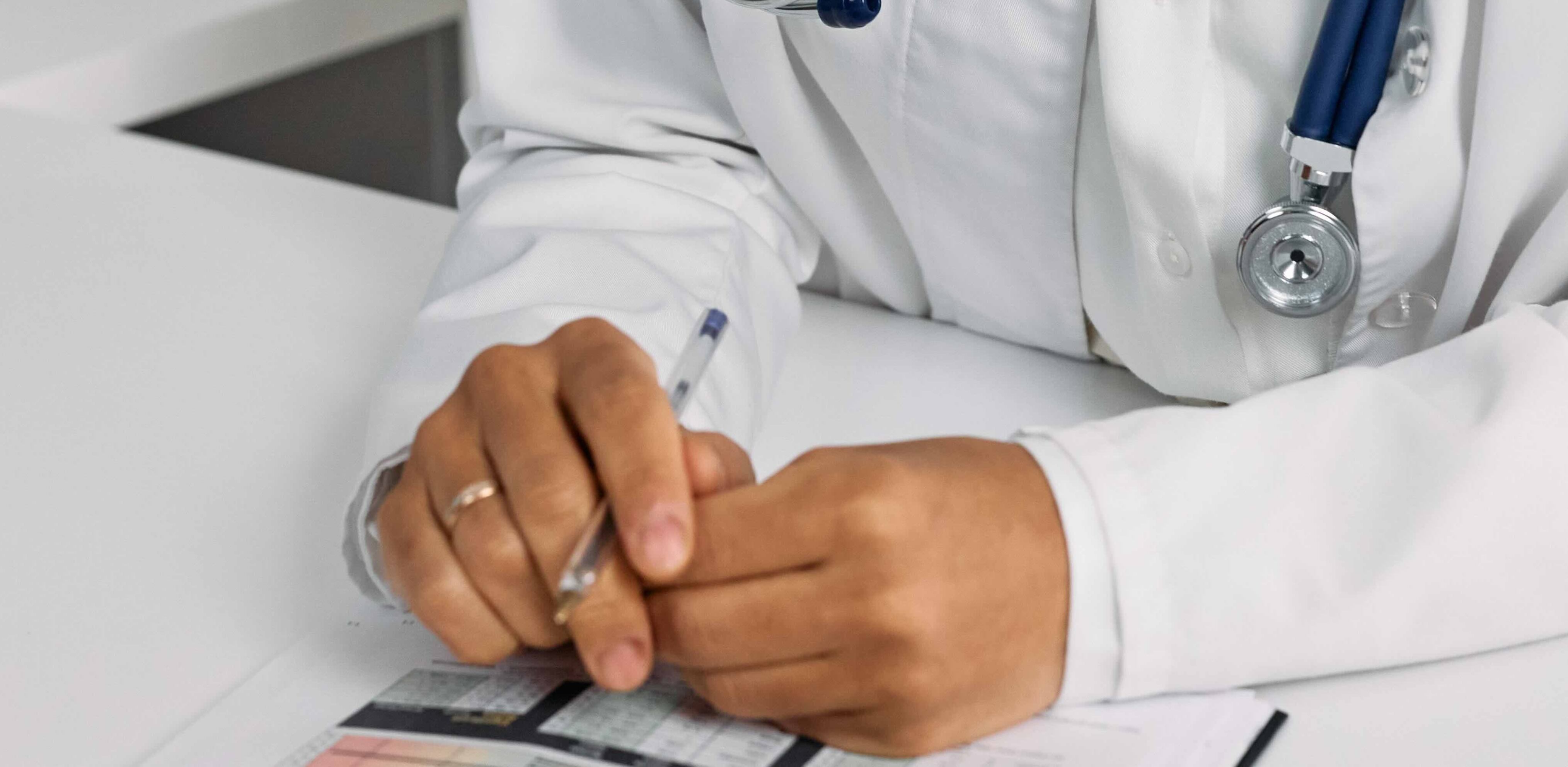 IVG médicamenteuse : comment ça se passe, délais et suivi
