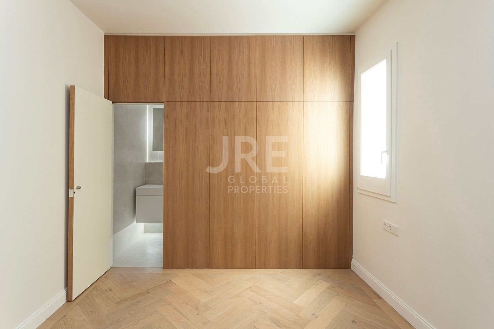 Exclusive High-Floor Luxury Apartment - Photo 18 | JRE Global Properties