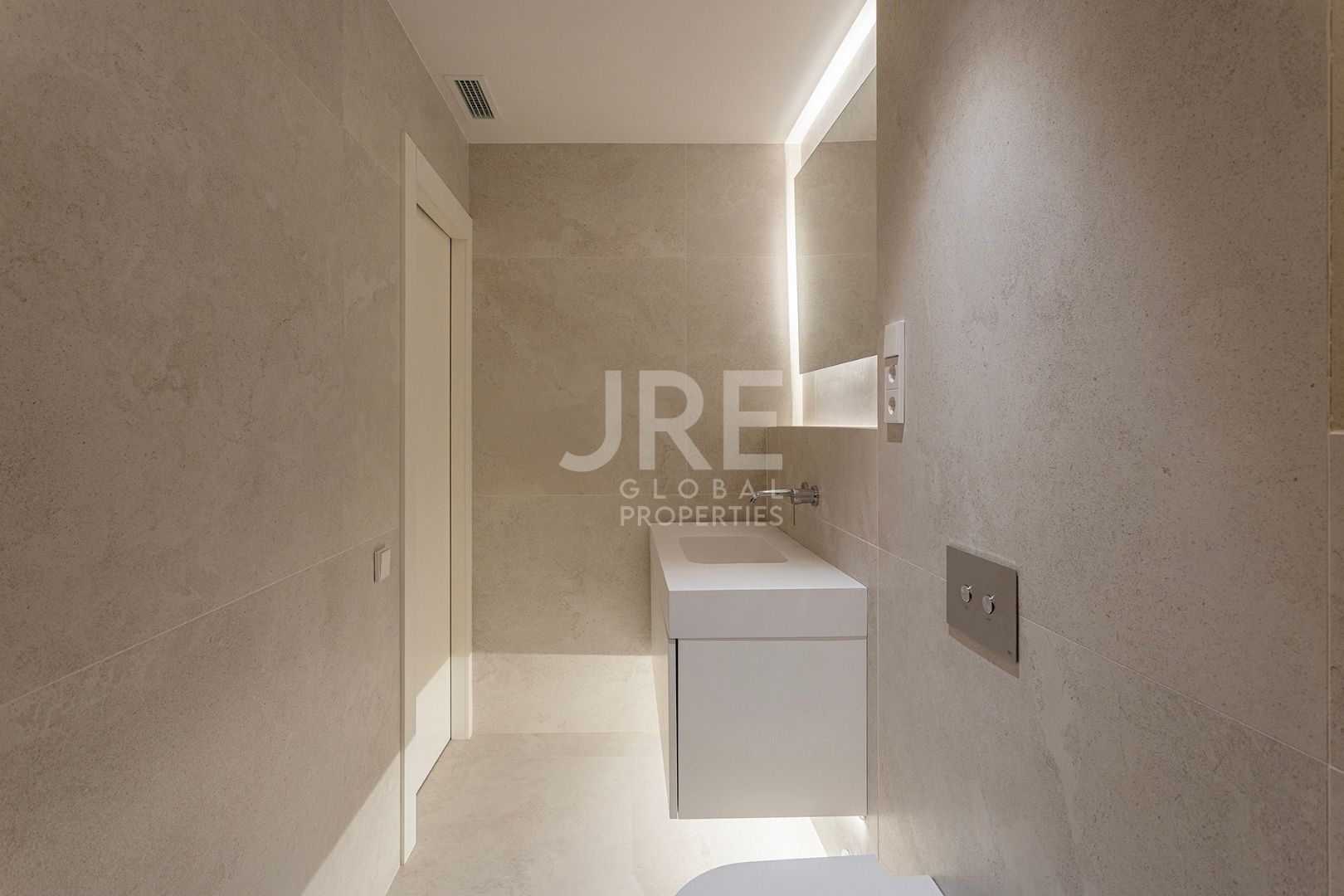 Exclusive High-Floor Luxury Apartment - Photo 19 | JRE Global Properties