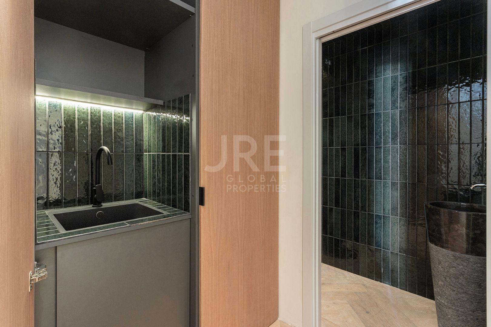 Exclusive High-Floor Luxury Apartment - Photo 12 | JRE Global Properties