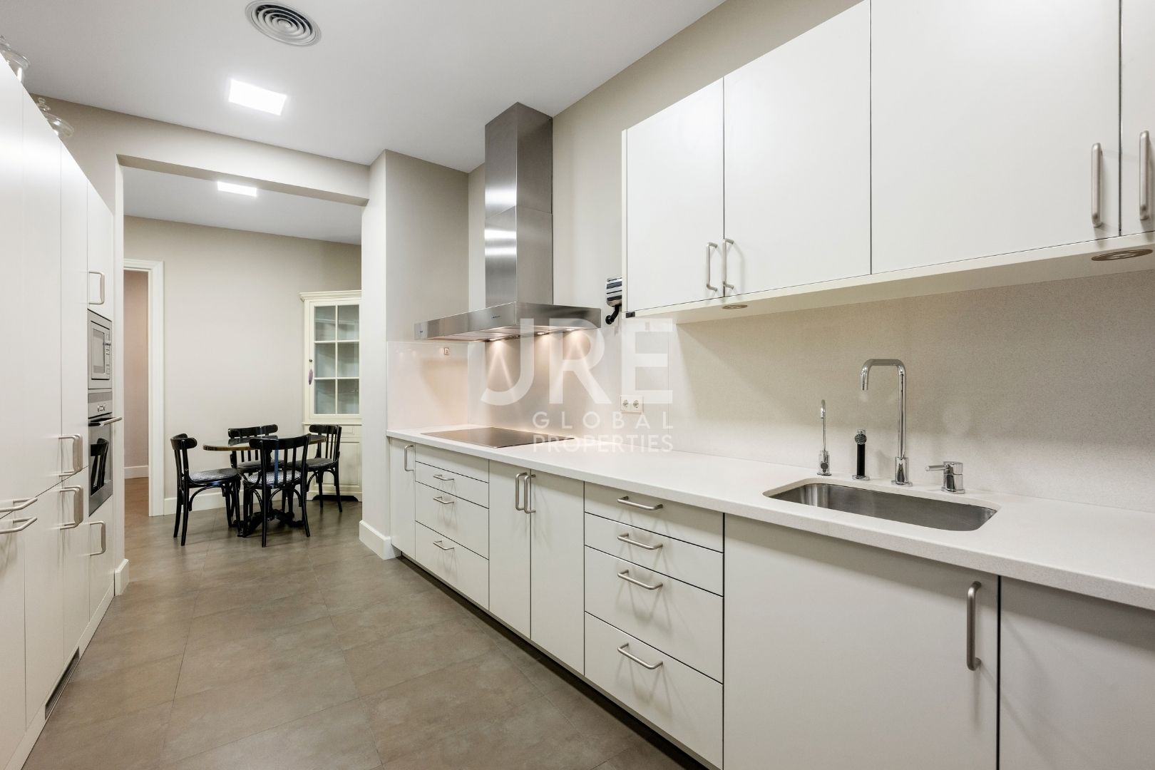 Luxury Apartment Passeig de Gràcia - Photo 16 | JRE Global Properties