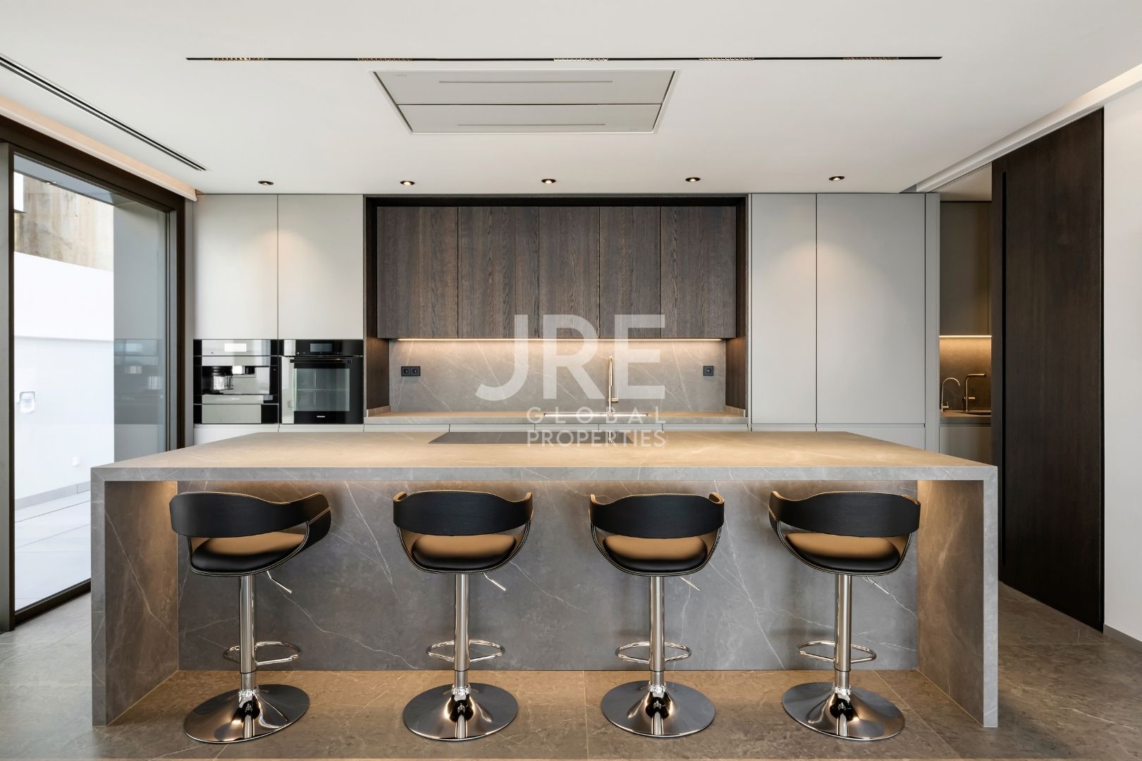 Modern Villa with Pool - Photo 12 | JRE Global Properties