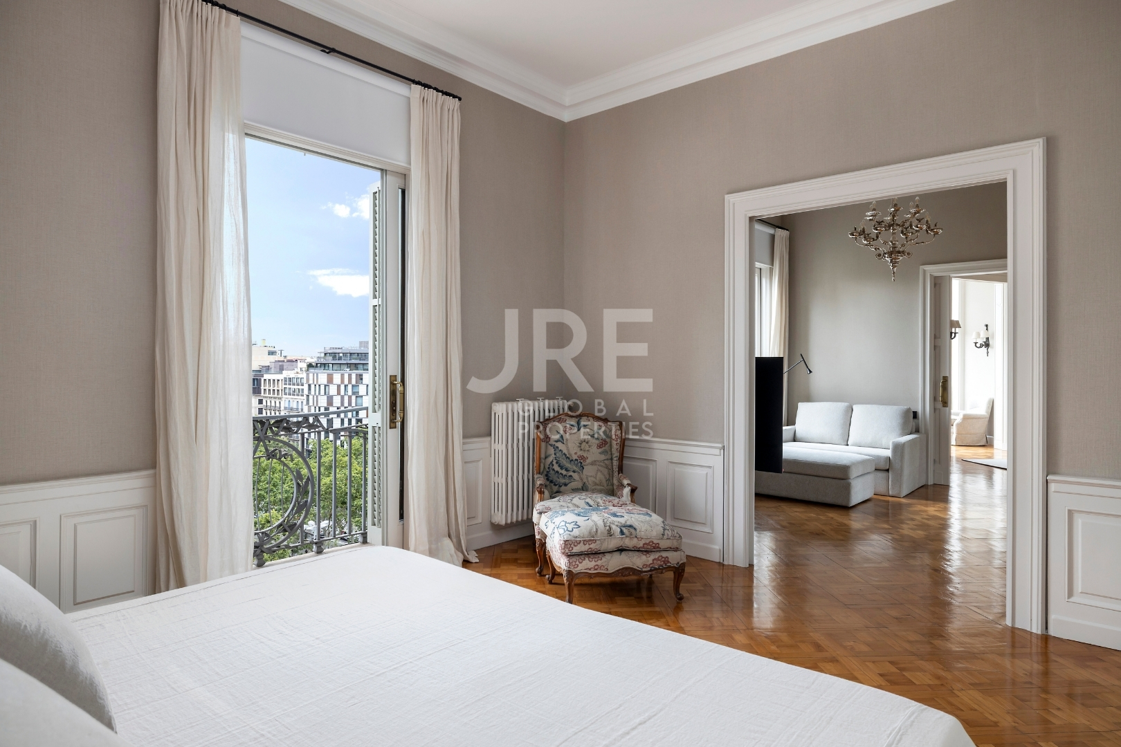 Luxury Apartment on Paseo de Gracia - Photo 12 | JRE Global Properties