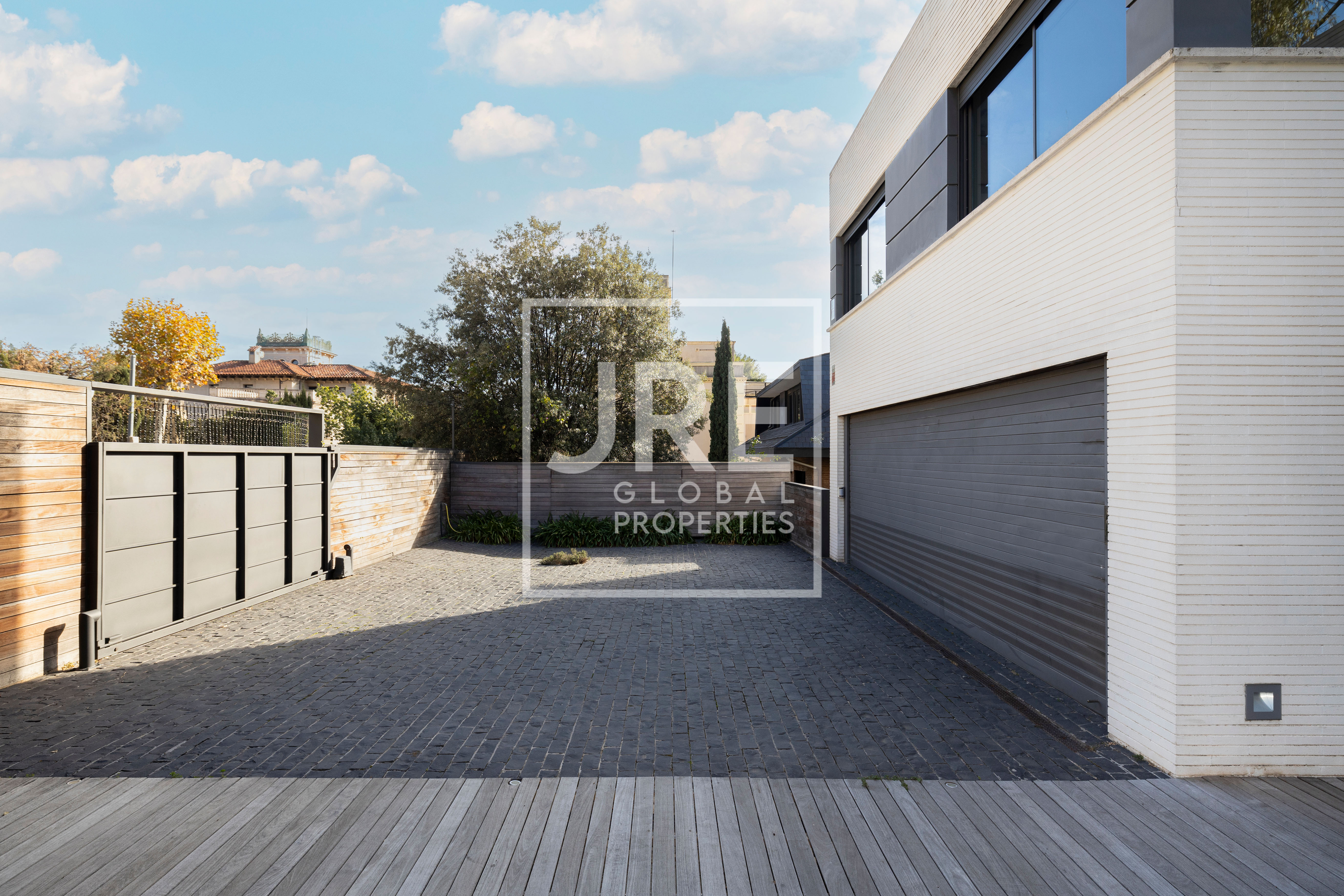 House Tibidabo - Photo 17 | JRE Global Properties