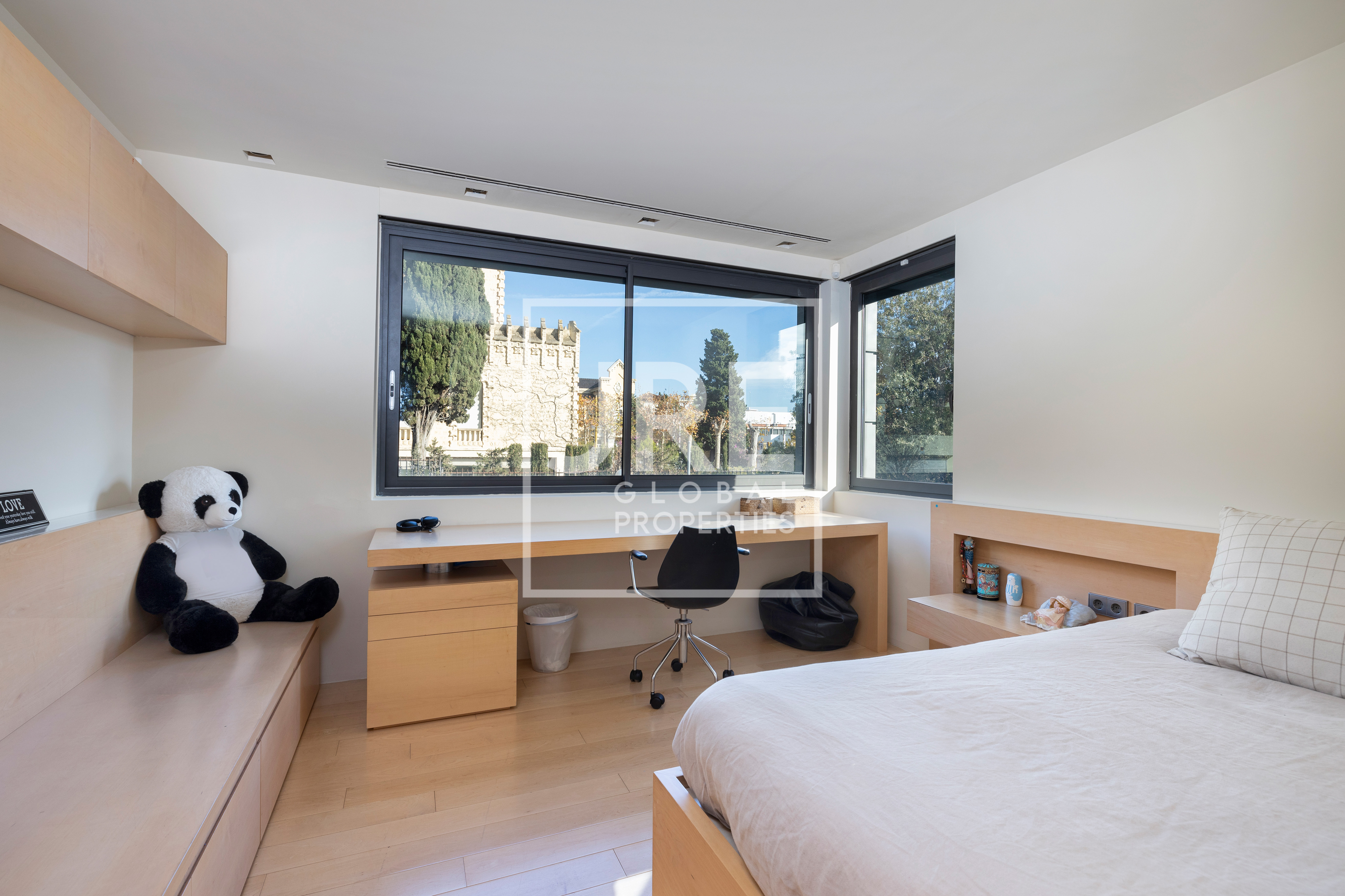 House Tibidabo - Photo 15 | JRE Global Properties