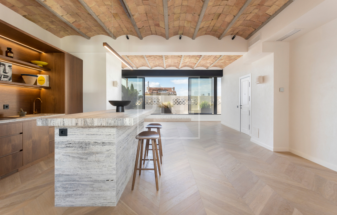 Gaudí's Gaze - Photo 2 | JRE Global Properties