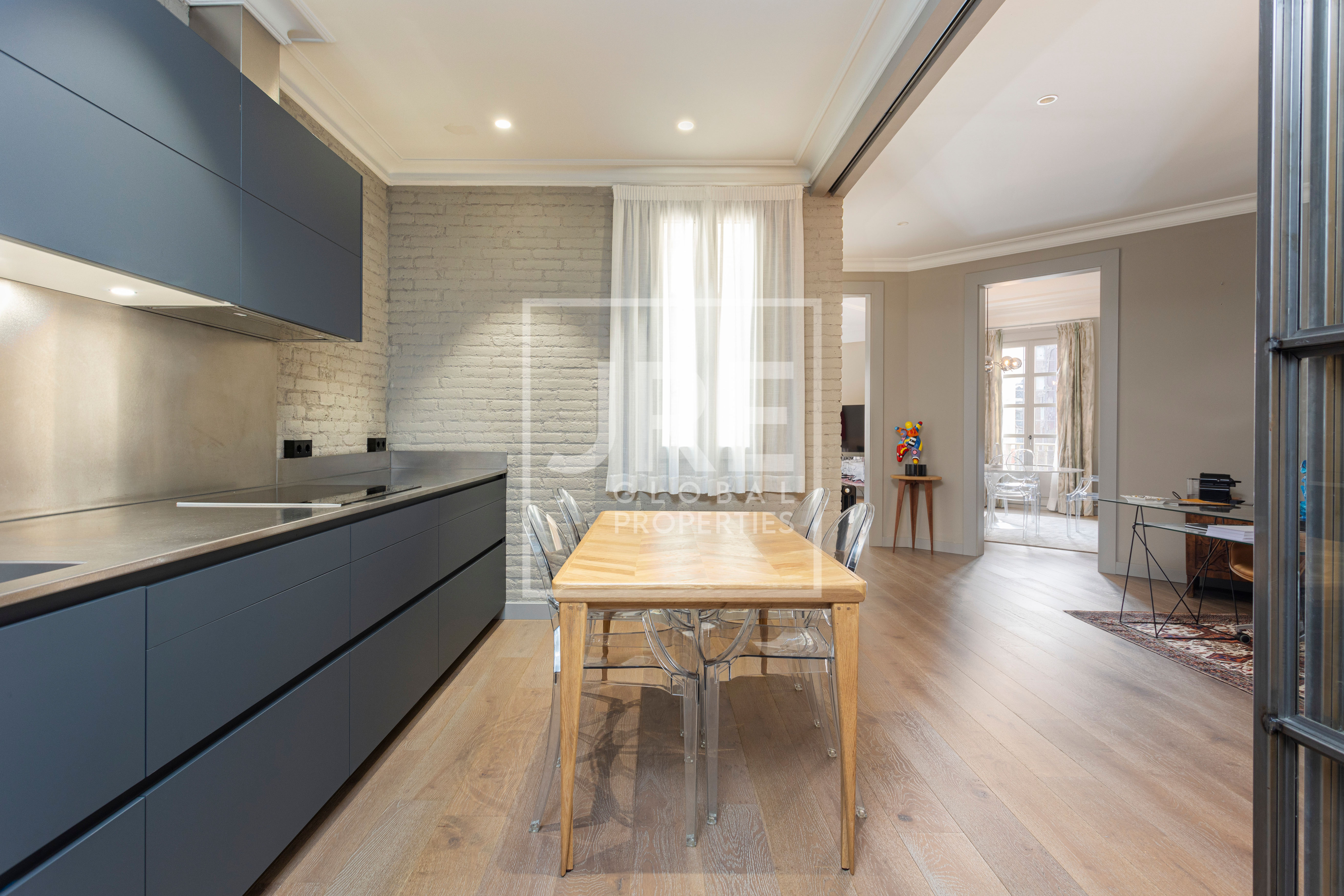 Rambla Catalunya Property - Photo 6 | JRE Global Properties