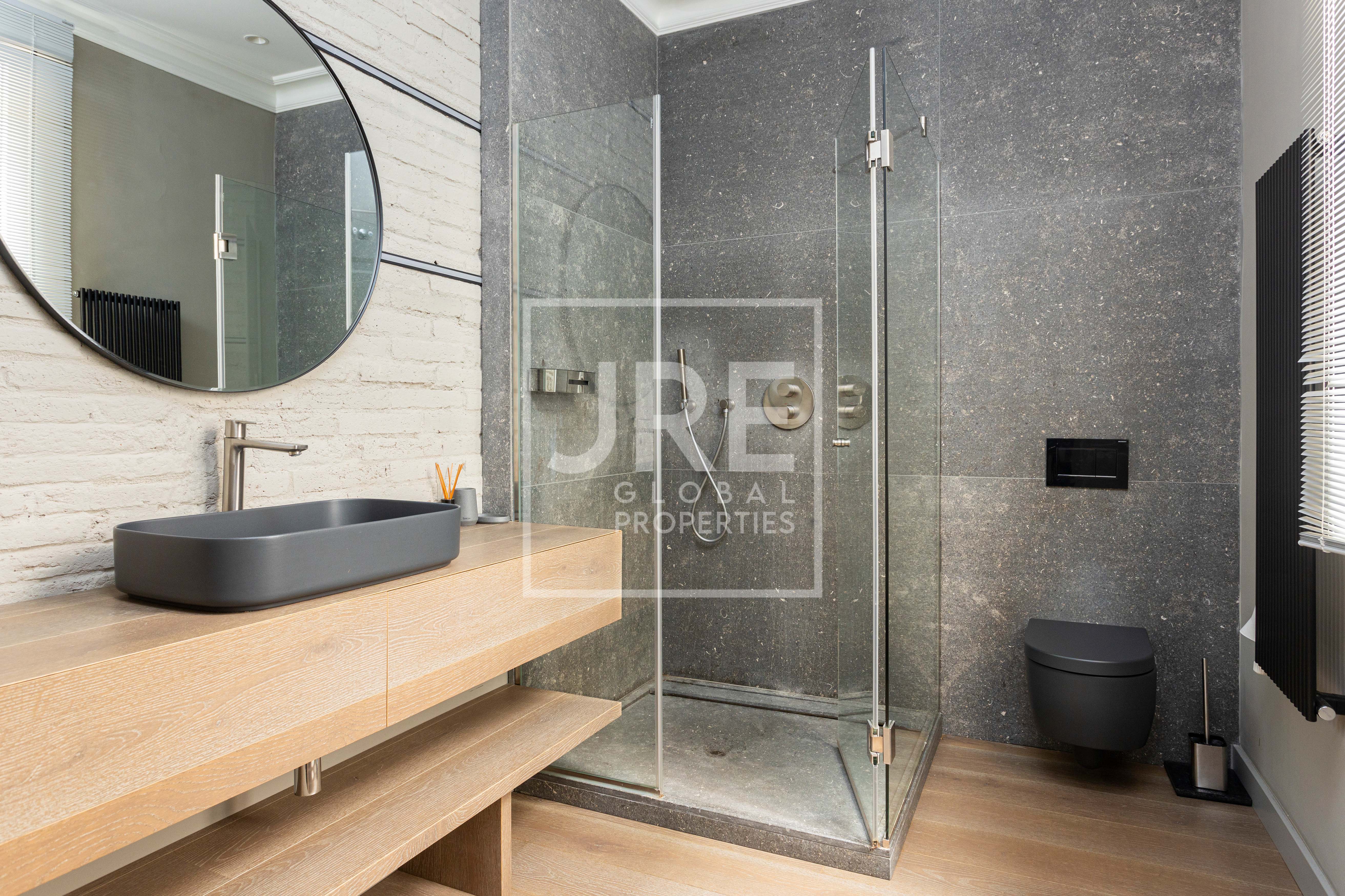 Rambla Catalunya Property - Photo 11 | JRE Global Properties