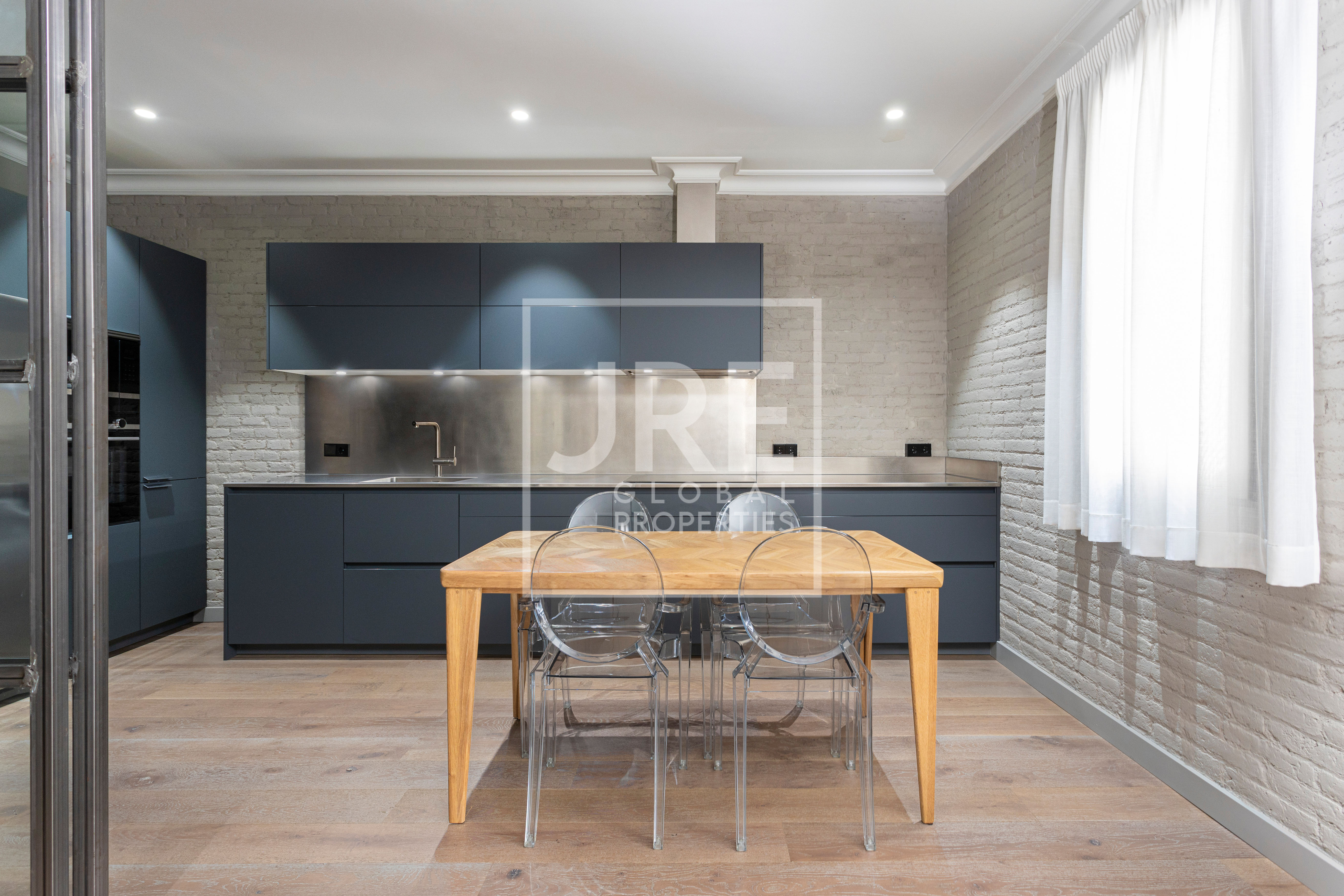 Rambla Catalunya Property - Photo 5 | JRE Global Properties