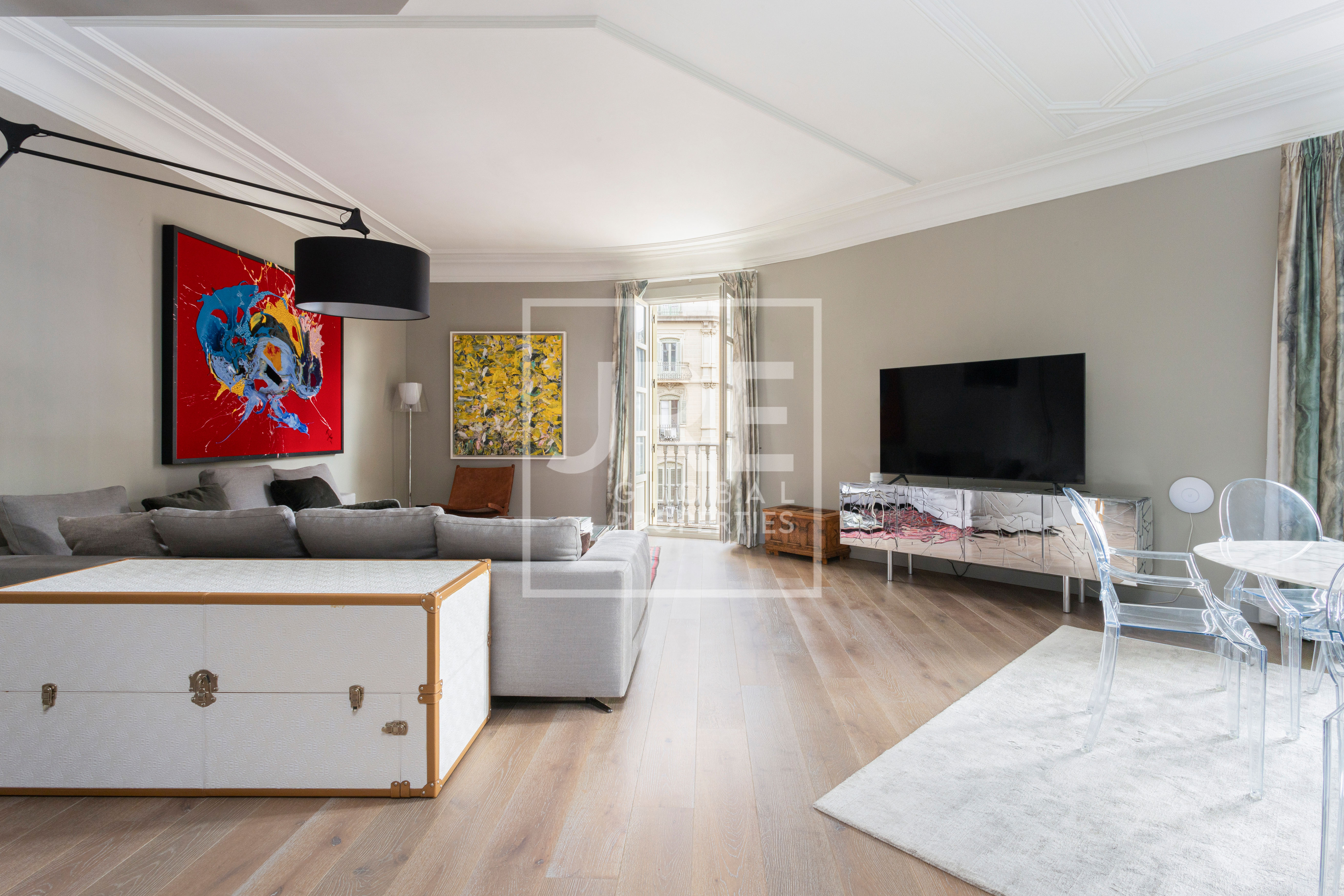 Rambla Catalunya Property - Photo 2 | JRE Global Properties