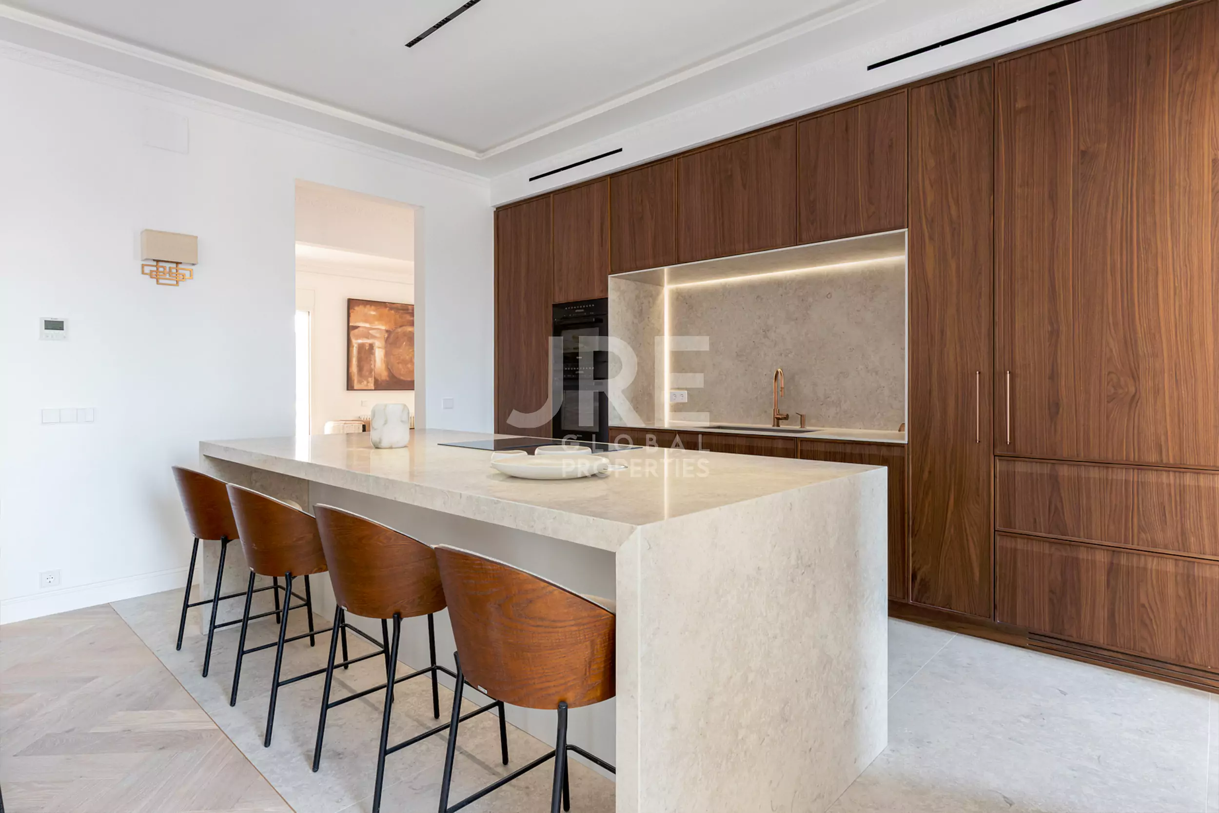 luxury-penthouse-recently-refurbished-kitchen-bar-stools