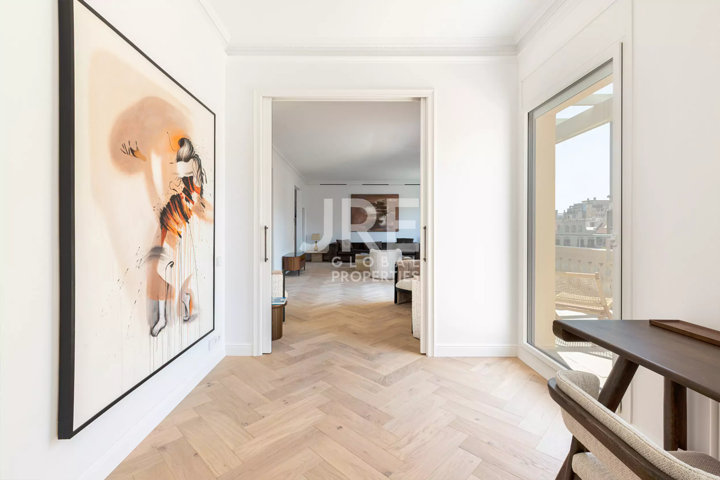 luxury-penthouse-recently-refurbished-corridor