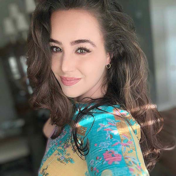 Allie Barringer Komirnaya - Varona Designs