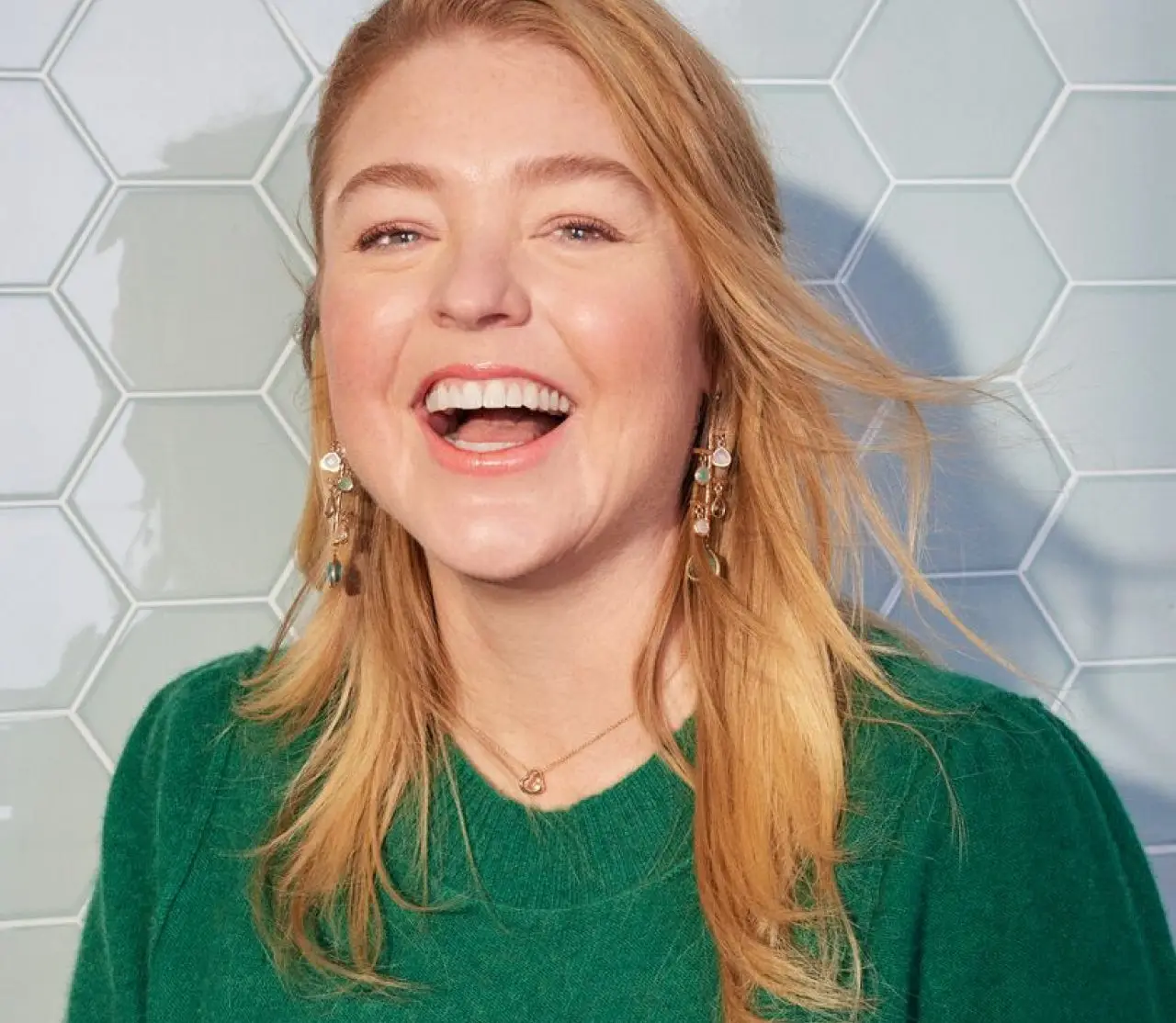 Weightwatchers member Dana laughing and looking at the viewer.