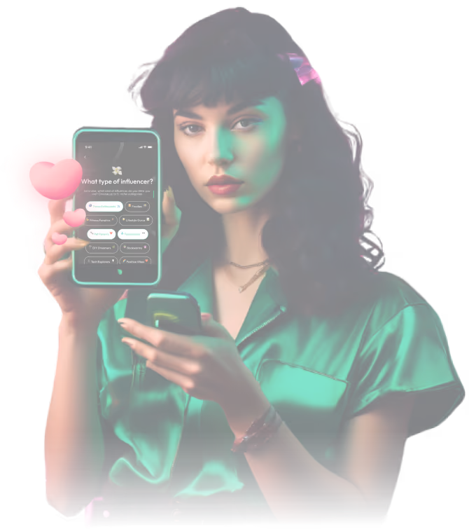 Mujer con camisa de satén verde sosteniendo un smartphone que muestra una pantalla titulada "¿Qué tipo de influencer?" con múltiples categorías de influencers e iconos flotantes de corazones rosas.