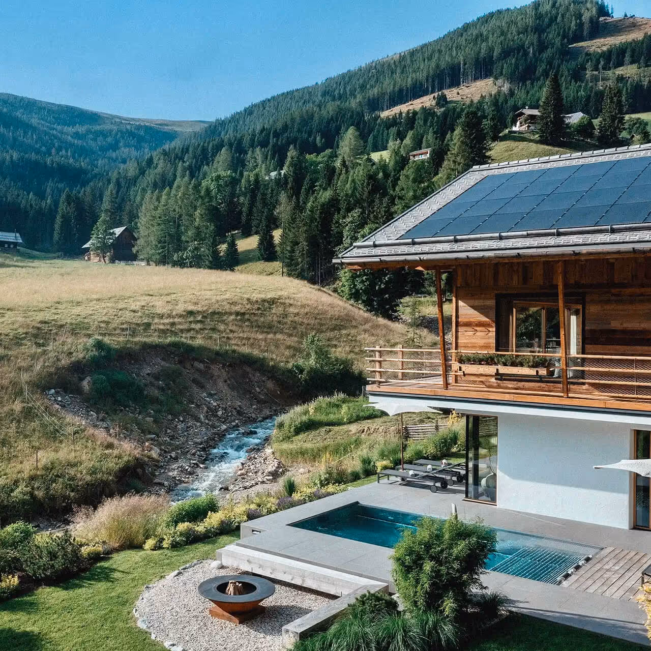 CHALET FALK hidden in the forrest