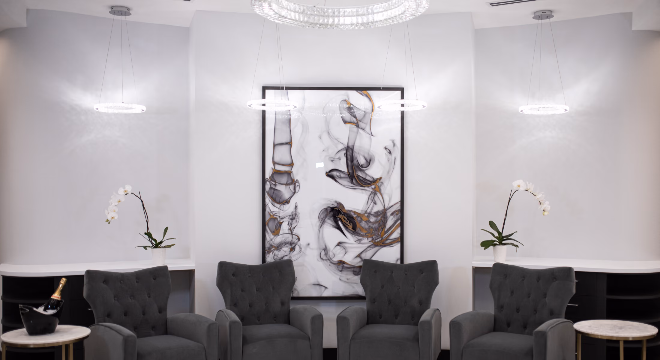 Photo of the SculptAZ lobby.