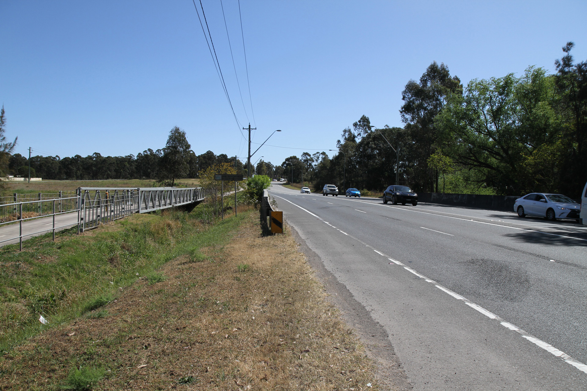 Viewpoint 05 - Before view of Richmond Road at Bells Creek bridge, looking north