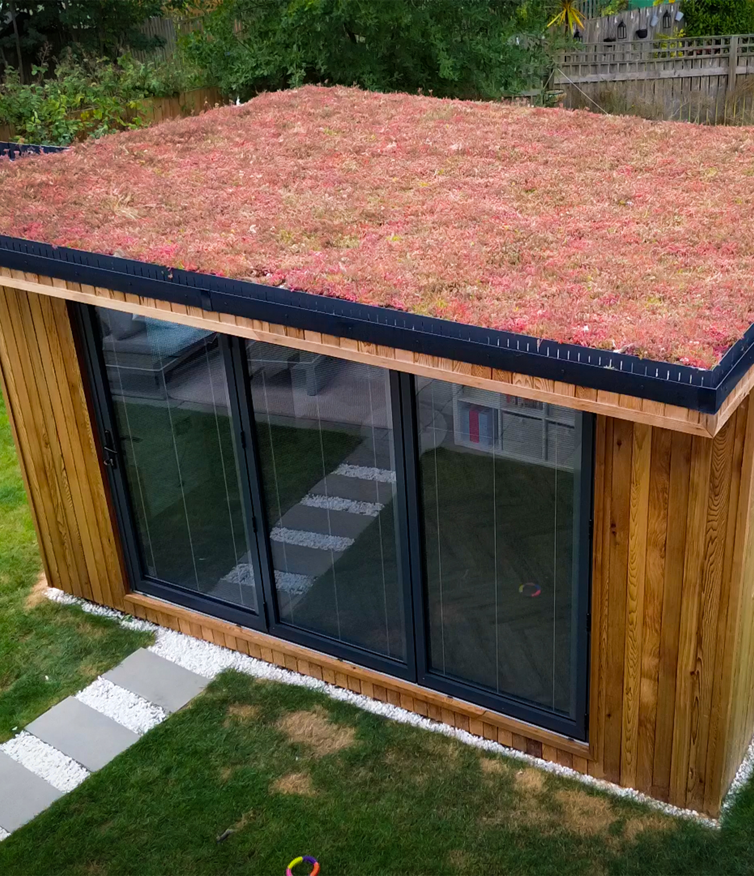 Let your garden room breathe: the beauty of a living green roof