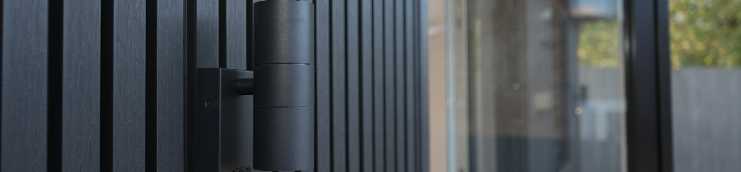 Rebecca’s contemporary garden room teen hangout