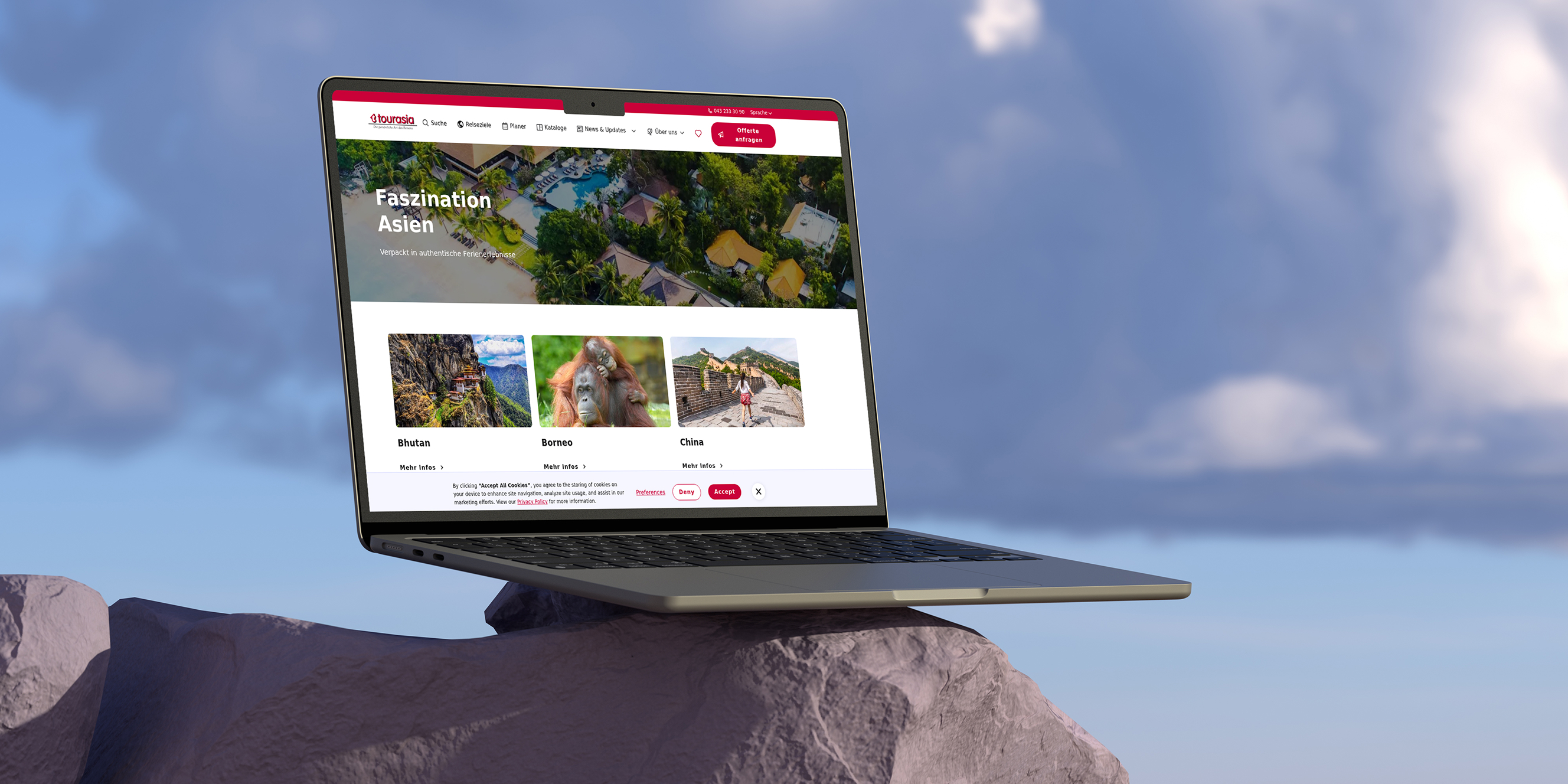 Tourasia website presentation through mockup.