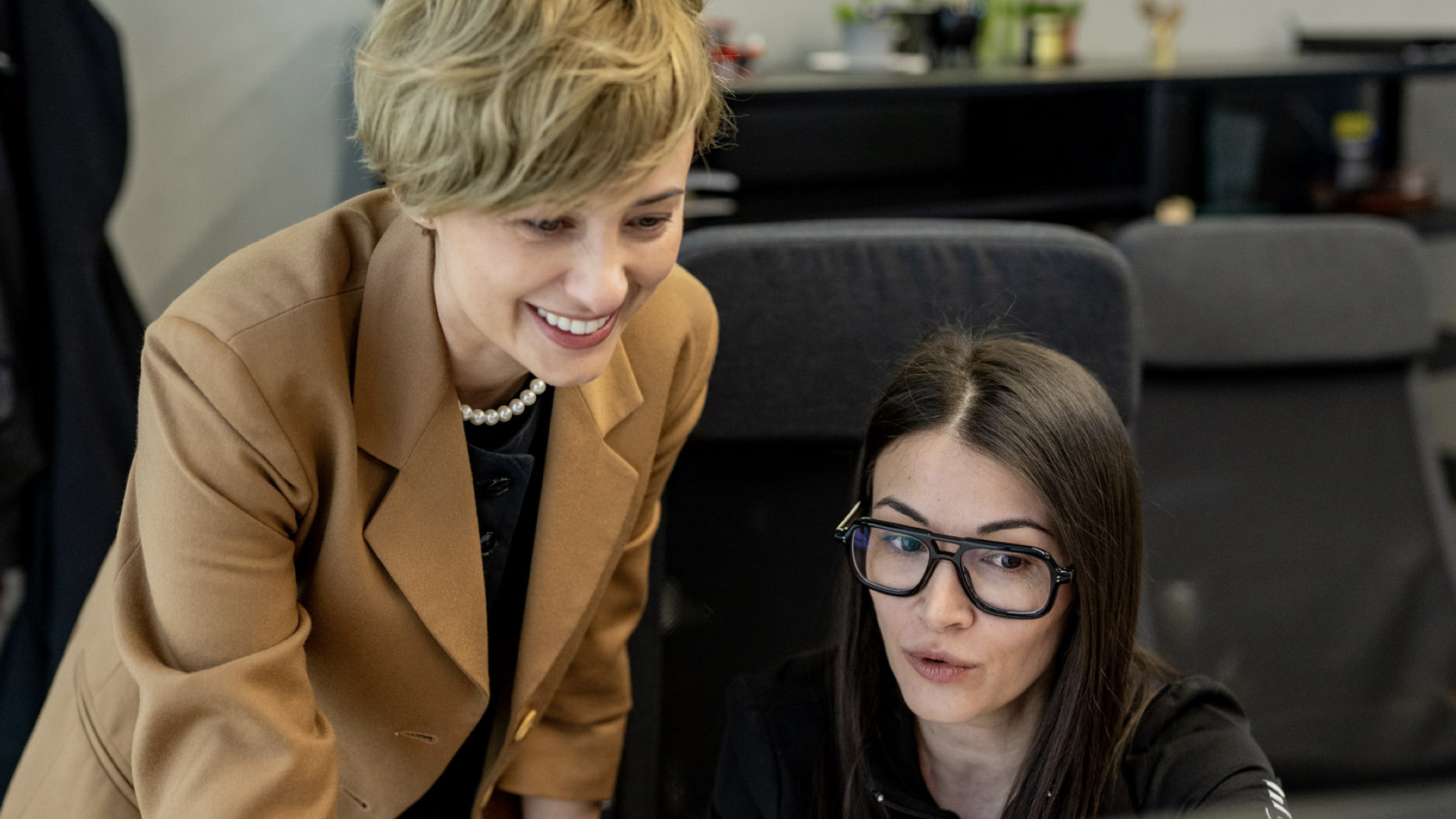 De la pacient la parte din echipa Dentcof