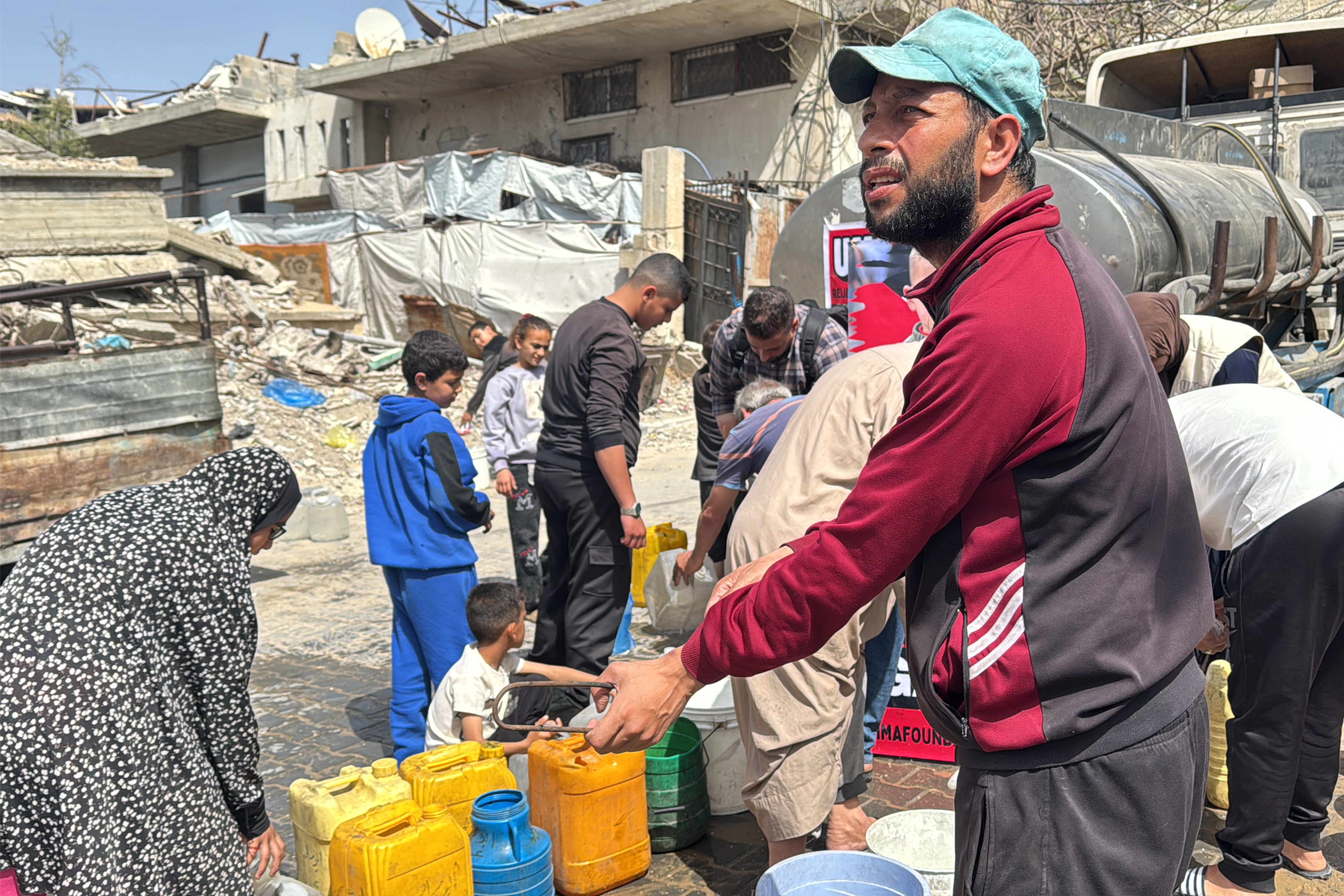 UMMA clean water distribution in Gaza