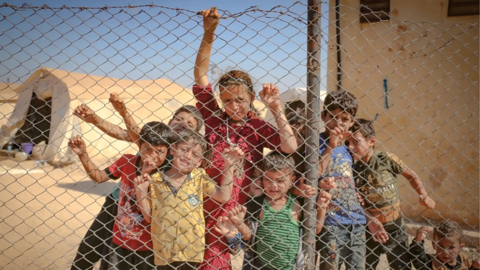 Bread distribution program supporting Syrian families in crisis