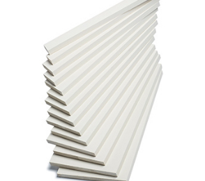 Planches de bois peintes en blanc