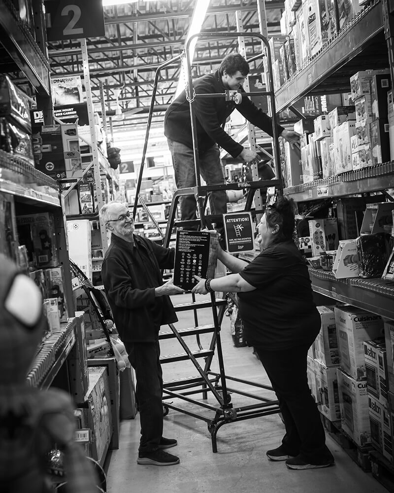 travail d'équipe entre 3 employés