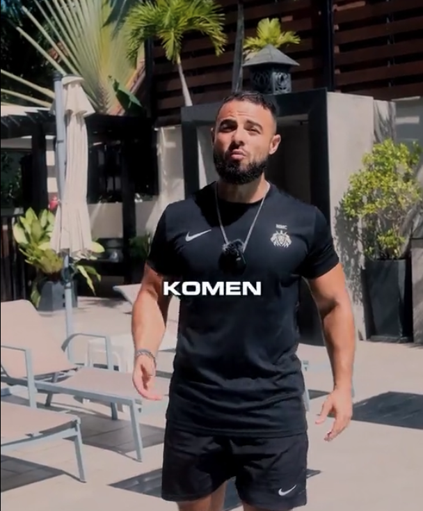 mo
